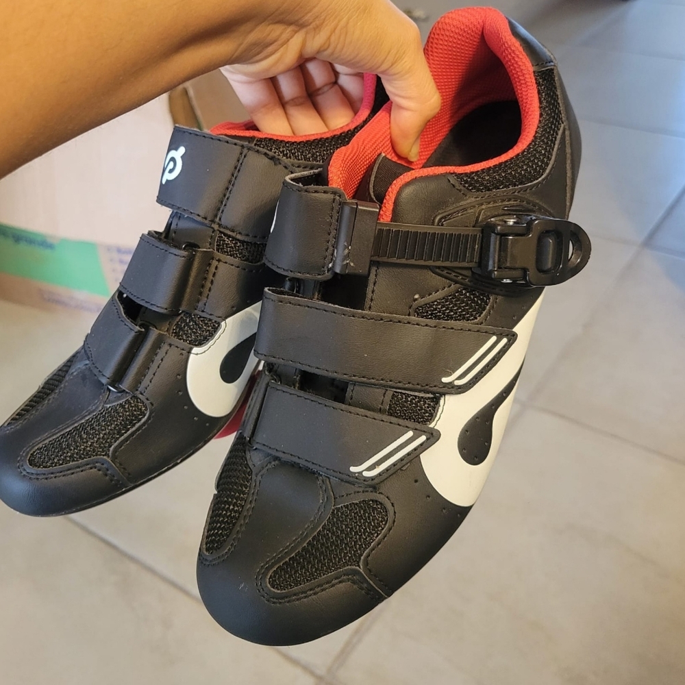 Black peloton cycling shoes